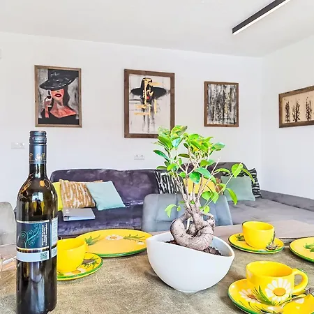 Schoeser By Interhome Apartamento